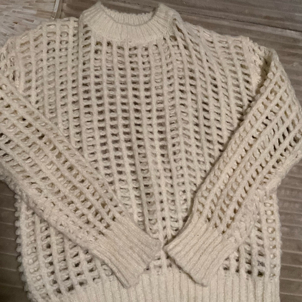 Double Zero Open Knit Cream Sweater Beautiful and Soft Size Medium